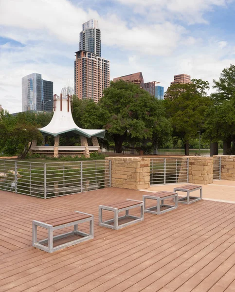 Park banken verticale compositie Austin Texas middag — Stockfoto