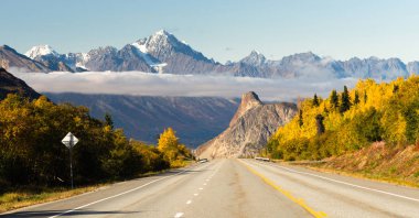 Sonbahar sezonu Open Road Alaska yol açar
