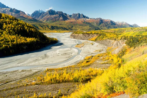 Mantanuska nehir Cucagh dağ aralığı Alaska Kuzey Amerika — Stok fotoğraf