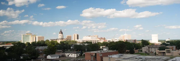 Topeka Kansas huvudstaden Capitol byggnaden Downtown City Skyline — Stockfoto