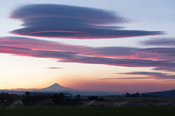 Dramatic Sky Clouds Evening Sunset Mount Jefferson Central Oregon — Stock Photo, Image