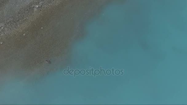 Kenai River poslední hranici Aljašky létat rybář smaragdová barva — Stock video