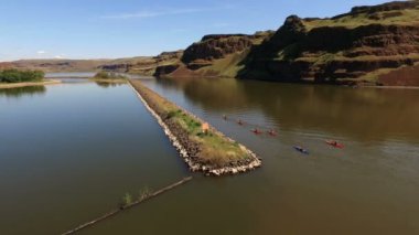 Kayaklarının ve Çoruh akıntıya karşı onların yol Palouse yapmak