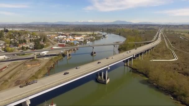 Snohomish River Route 2 Fahrzeugverkehr Everett Washington — Stockvideo