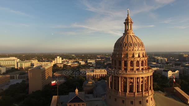 Drapeaux Fly Dusk Austin Texas Capital Building Motion — Video