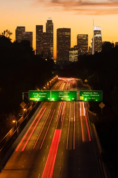 Los Angeles Downtown Skyline Rush Hour Traffic Dusk — стоковое фото