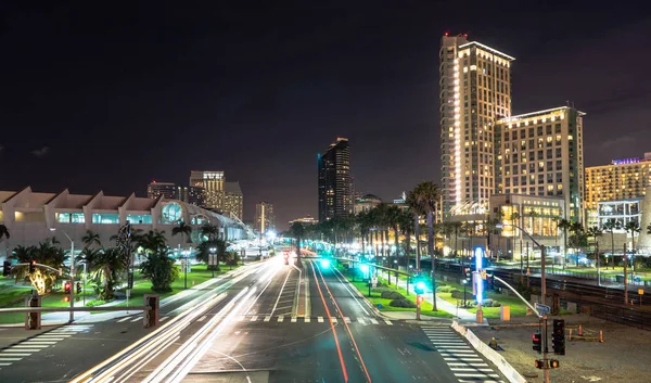 Porze nocnej jazdy portu San Diego w Kalifornii Downtown City Skyline — Zdjęcie stockowe