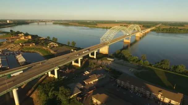 Questo Ponte Attraversa Fiume Mississippi Memphis Tennessee West Memphis Arkansas — Video Stock