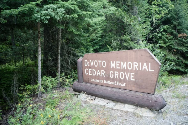 Devoto Memorial Cedar Grove Clearwater National Forest znak — Zdjęcie stockowe