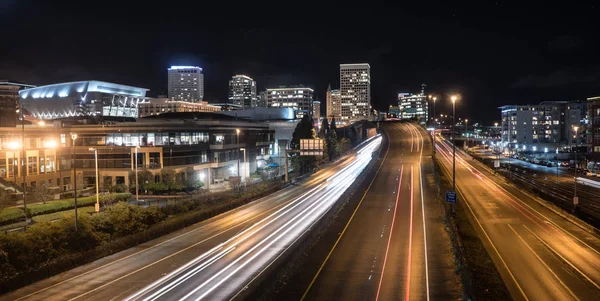 Natten faller vintersolståndet Highway Ramp Tacoma Washington — Stockfoto