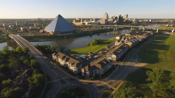 Memphis Tennessee Skyline Mississippi River Hernando Soto Brug — Stockvideo