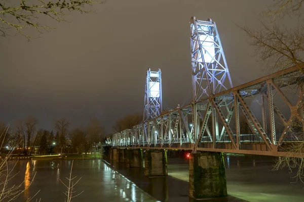 Puente peatonal Transporte recuperado Salem River —  Fotos de Stock
