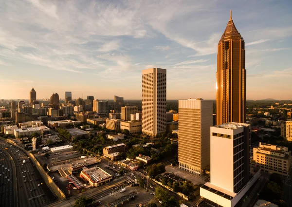 Über der Skyline der Stadt atlanta ga downtown dämmerung georgien — Stockfoto