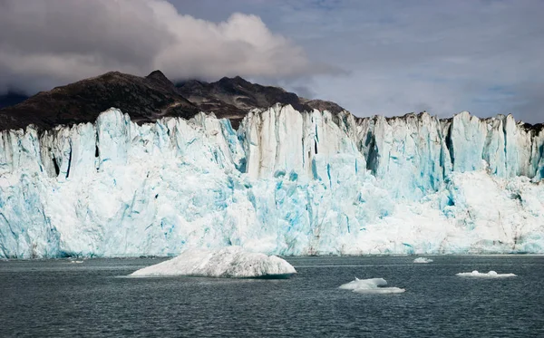 Alaska glacier kenai fjords nationalpark eisberge bay water — Stockfoto