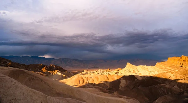 Rugged Badlands Amargosa Mountain Range Death Valley Zabriske Point — Stock Photo, Image