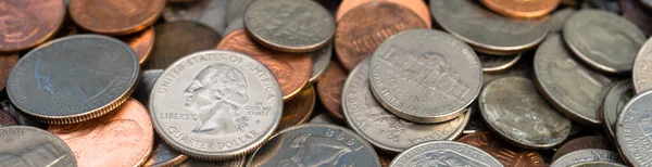 Pile de pièces de monnaie en dollars américains Quarters Dimes Nickels Pennies — Photo