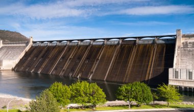 Grand Coulee Barajı Gölü rezervuar uzun panoramik Doğu Washington