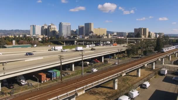 Oakland Kalifornské Centrum Město Panorama Highway Vlak Hromadné Dopravy — Stock video