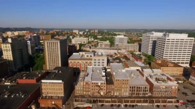 Şehir merkezinde Knoxville Tennessee şehir manzarası Sunsphere kule üzerinde