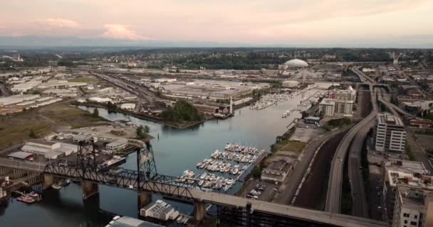 Thea Foss Waterway Şehir Merkezi Skyline Sunrise Tacoma Washington — Stok video