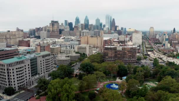 Vista Aérea Sobre Franklin Square Downtown City Center Philadelphia — Vídeo de Stock