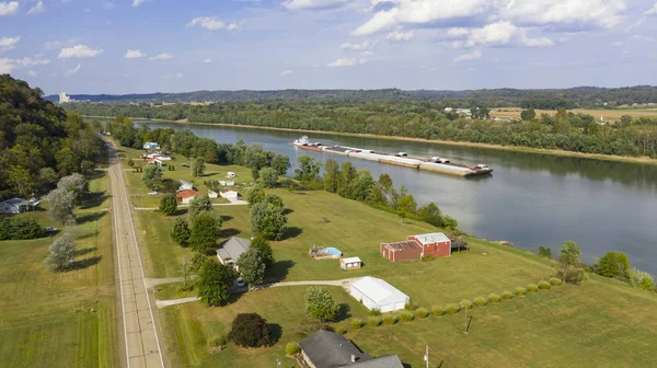 Aerial Perspective Barge Transportation Over Gallipolis Waterfront — Stock Photo, Image