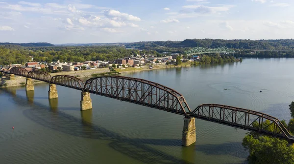 Vista aérea sobre el río Ohio cerca de Point Pleasant West Virginia — Foto de Stock