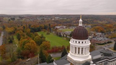 Capitol binası State House Augusta Maine sonbahar sezonu anteni