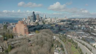 Hava 4k Seattle Skyline ve Puget Sound