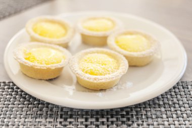 Sarı dolgulu mini kek