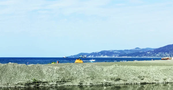 Τουριστική σκηνή στην ακτή — Φωτογραφία Αρχείου