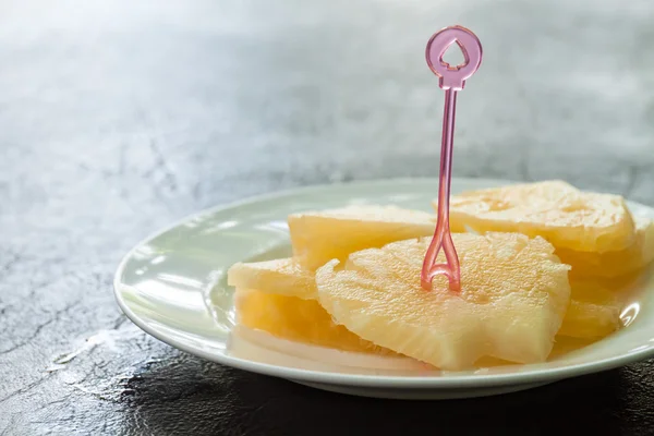 Pineapple fruit slices — Stock Photo, Image