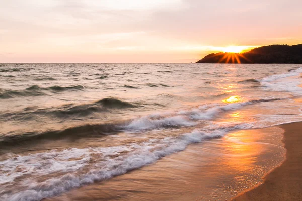 Sunset at sea in summer season — Stock Photo, Image
