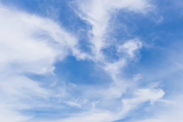 Cielo azul y nubes, fondo natural —  Fotos de Stock