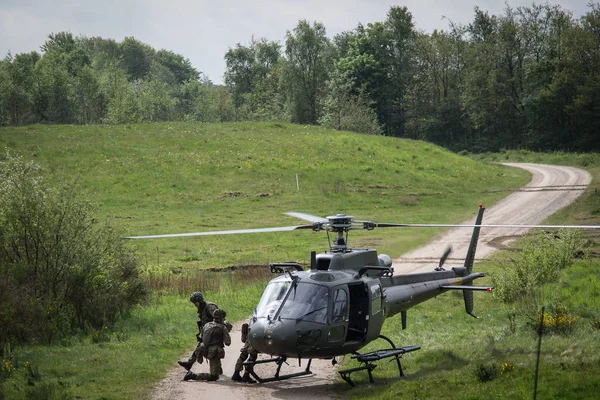 Helicóptero Fuerza Aérea Suelo —  Fotos de Stock