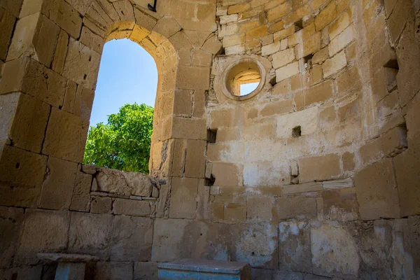 Klostret (friary) i messara valley på Kreta i Grekland. messara - är största slätt på Kreta — Stockfoto