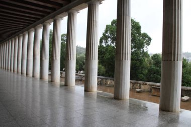 Atina Agora bölgesindeki kalıntılar ve tapınaklar