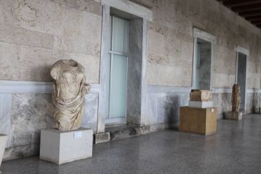 Atina Agora bölgesindeki kalıntılar ve tapınaklar