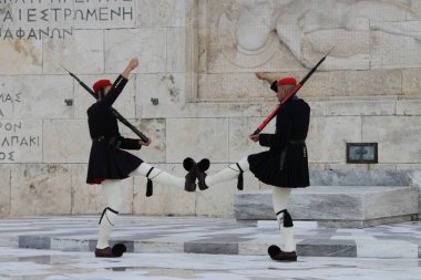 Yunan Parlamentosu'nda korumaların değiştirilmesi