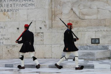 Yunan Parlamentosu'nda korumaların değiştirilmesi