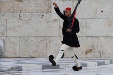 Yunan Parlamentosu'nda korumaların değiştirilmesi