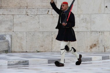 Yunan Parlamentosu'nda korumaların değiştirilmesi