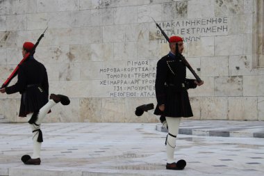 Yunan Parlamentosu'nda korumaların değiştirilmesi
