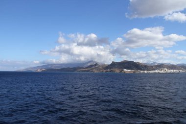 Yunanistan, Atina Kiklad Adaları için feribot