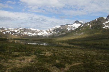 Adaları Kvaloya ve Senja, Norveç, dağlar, göller, Fiyordlar