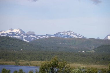 Adaları Kvaloya ve Senja, Norveç, dağlar, göller, Fiyordlar