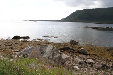 Lofoten Yarımadası, Norveç, dağlar, göller ve fiyortları