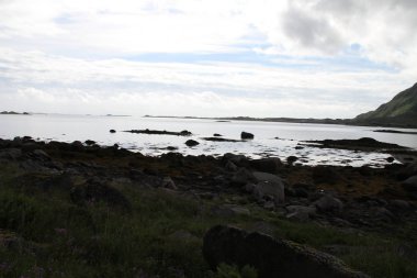 Lofoten Yarımadası, Norveç, dağlar, göller ve fiyortları