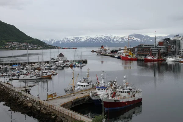 Ciudad Tromso Noruega Vista Montañas Edificios Iglesias Fiordos — Foto de Stock