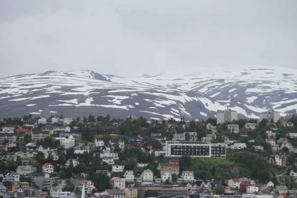 Stadt Tromso Norwegen Blick Auf Berge Gebäude Kirchen Und Fjorde — Stockfoto